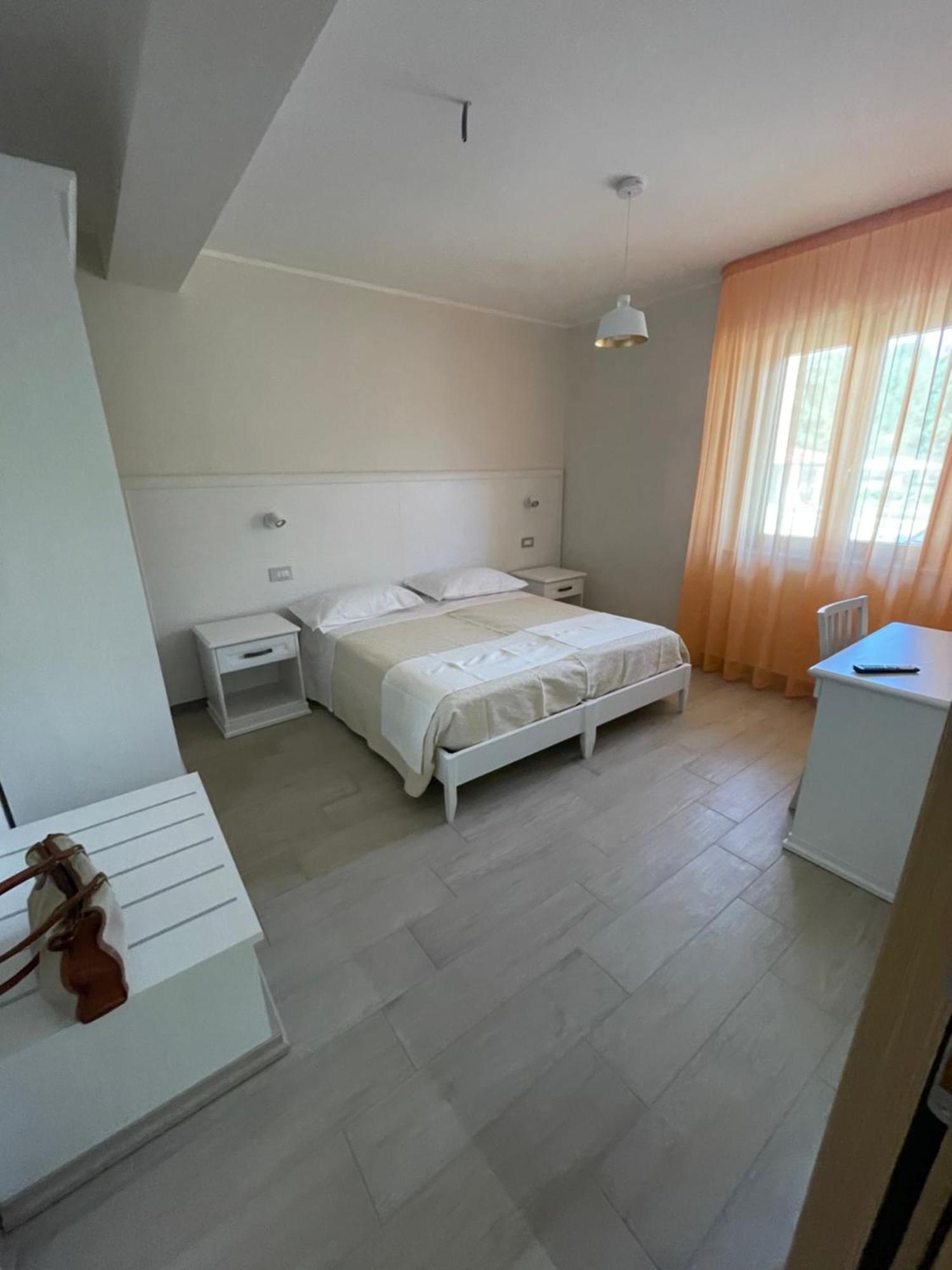 Fd Lorichella Hotel Lorica Luaran gambar